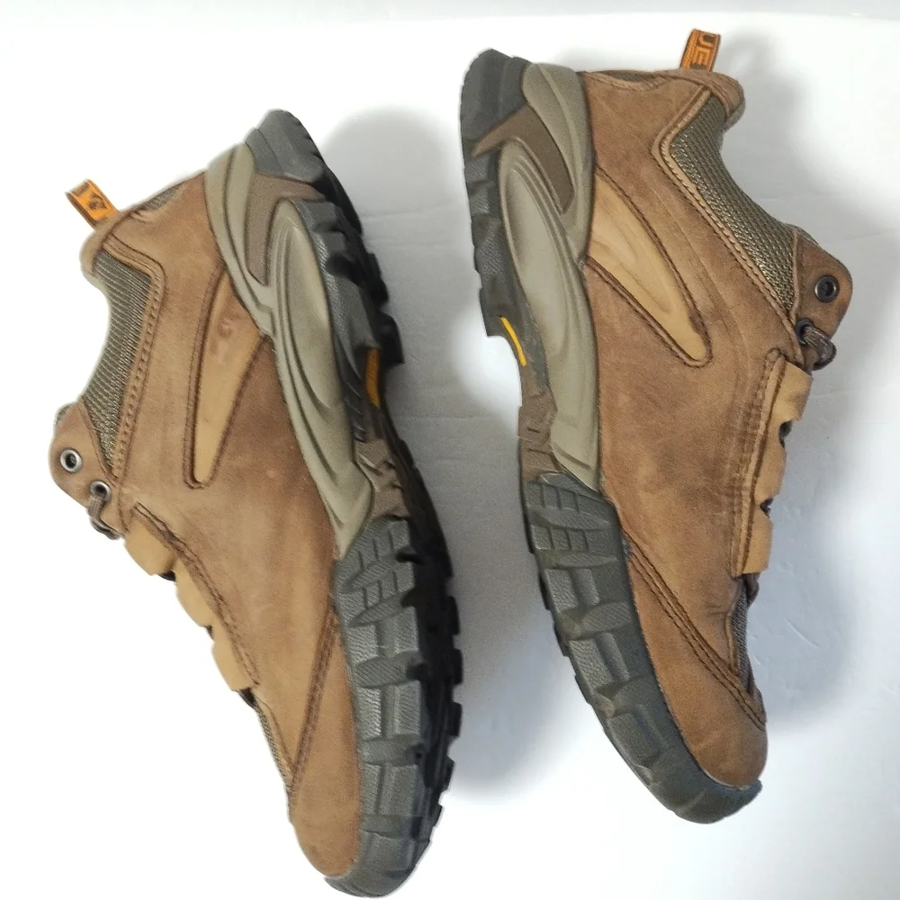 Vasque Mantra 2.0 Gore-Tex Outdoor Hiking Walking Shoe Women’s 8.5M